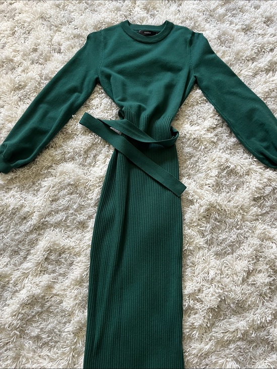 Haeof Dresses & Skirts - Forest Green Ribbed Long Sleeve Midi Dress with Belt
